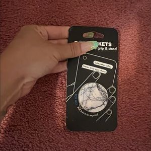 Pop socket